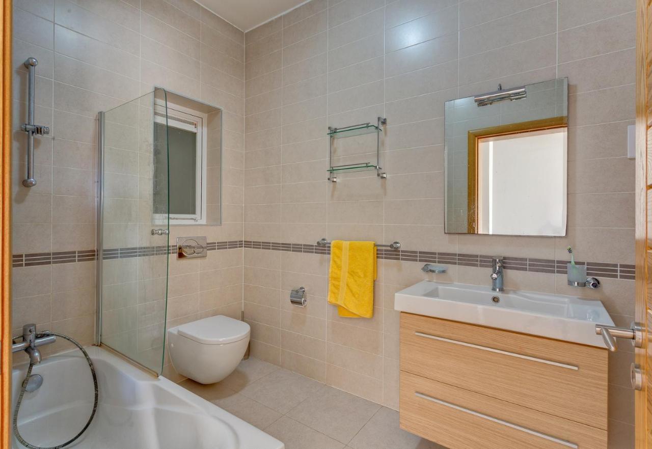 Apartment With Pool سليمة المظهر الخارجي الصورة